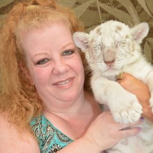 Meet your Posher, Debbie